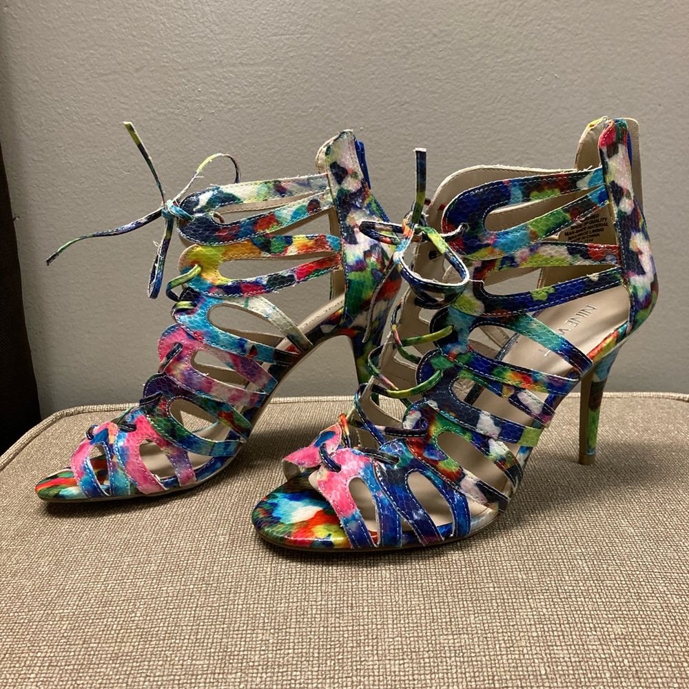 Multicolored lace-up high heels. NINE WEST. Size US 7.5